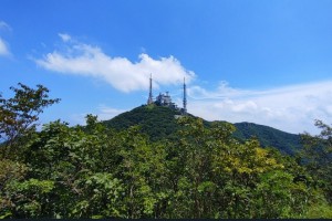 모악산 정상의 KBS송신탐이 보인다.